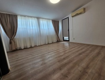 Viva Imobiliare - Apartament renovat, deosebit de spatios!74mp, bloc nou(2009) Nicolina2