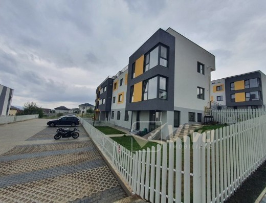 Viva Imobiliare - Apartament 3 camere + terasa de 75 mp, Rediu